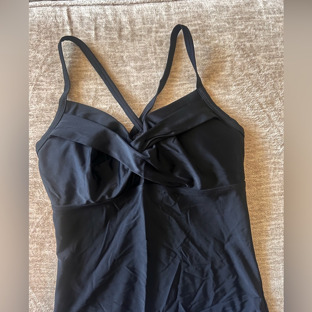 Athleta Underwire Swim Top 36D/DD TALL
